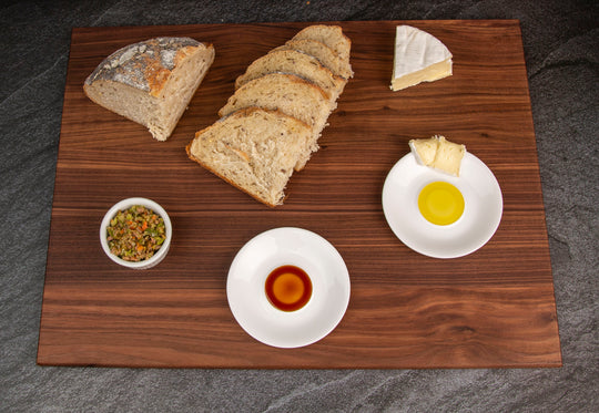 Edge Grain Walnut Cutting Board with Juice Groove (20 x 15 x .75 Inches)