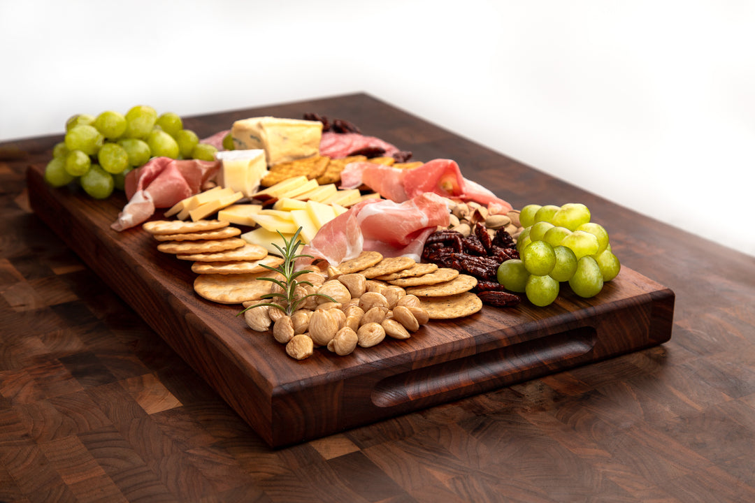 Walnut Edge Grain Butcher Block with Juice Groove and Integrated Handles (17 x 11 x 1.5 Inches)