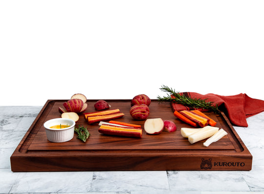 Walnut Edge Grain Butcher Block with Juice Groove and Integrated Handles (20 x 15 x 1.5 Inches)